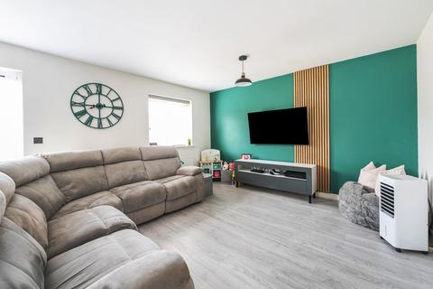 3 bedroom detached house for sale, Aventine Grove, Dunstable LU5