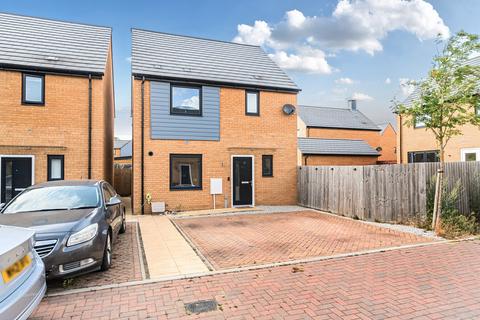 3 bedroom detached house for sale, Aventine Grove, Dunstable LU5