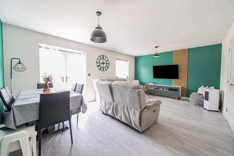 3 bedroom detached house for sale, Aventine Grove, Dunstable LU5