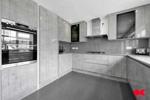 3 bedroom end of terrace house for sale, Amesbury Road, Dagenham RM9