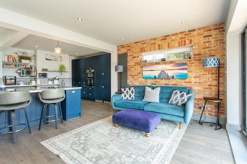 3 bedroom detached house for sale, Fernlea Avenue, Herne Bay, CT6
