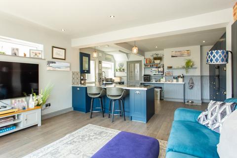 3 bedroom detached house for sale, Fernlea Avenue, Herne Bay, CT6