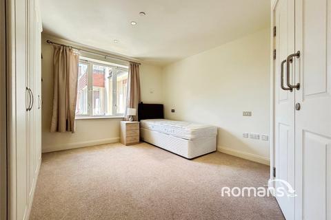 undefined, Oakleigh Square, Hammond Way, Yateley