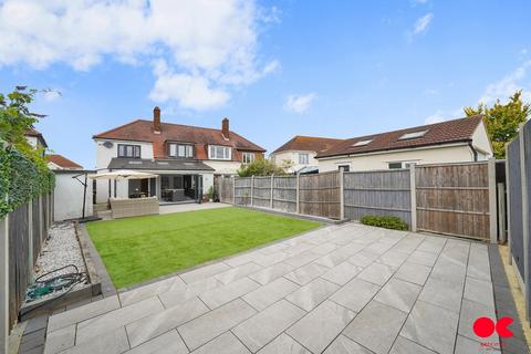 3 bedroom semi-detached house for sale, Parkside Avenue, Romford RM1