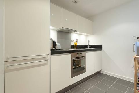 undefined, Great West Road, Brentford, TW8