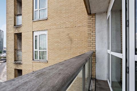 2 bedroom flat to rent, Westferry Circus, London E14