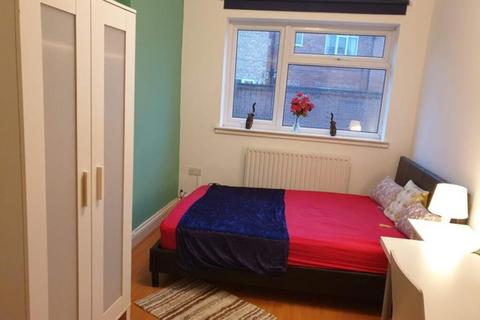 3 bedroom house to rent, Lilac Crescent, Nottingham NG9