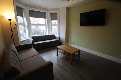 undefined, Delph Mount, Woodhouse, Leeds,  LS6 2HS