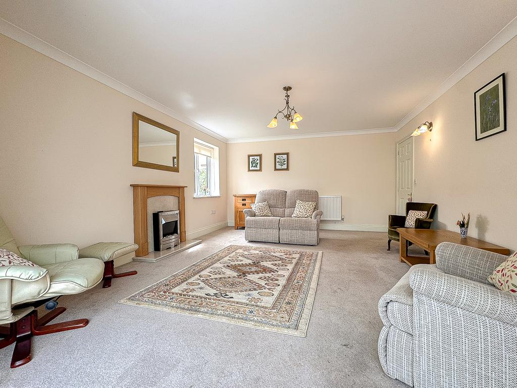 Living Room (2)