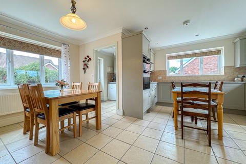 4 bedroom detached bungalow for sale, Hawthorn Rise, Peterchurch, Herefordshire, HR2