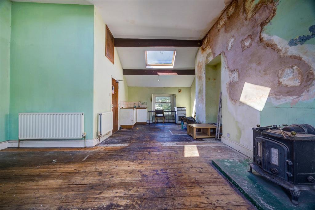 Top Floor 10.jpg