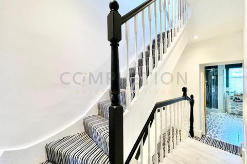 5 Grove Road, Chingford, London, E4 9SX