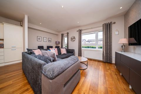 3 bedroom flat for sale, 8/2 New Mart Place, Edinburgh, EH14