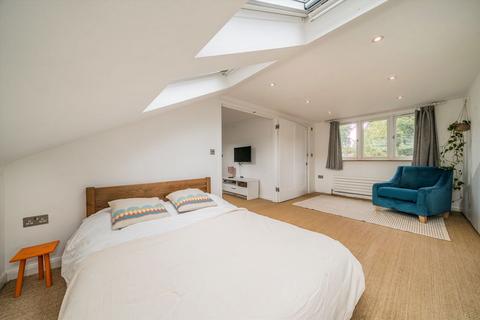 1a Leagrave Street, London, E5 9QX