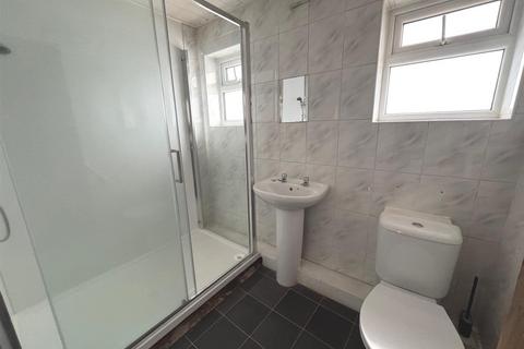3 bedroom end of terrace house for sale, Buxton Road, Leek