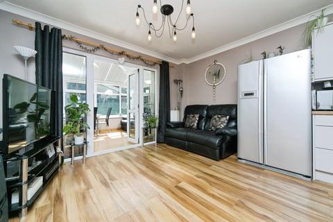 4 bedroom detached house for sale, Cerddedfa Glyder, Colwyn Bay LL29