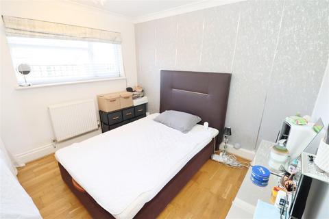 2 bedroom apartment to rent, Radlett Road, Park Street, Frogmore