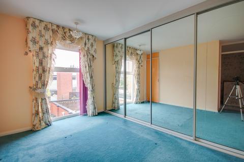 3 bedroom terraced house for sale, WOOLSTON! BRAND NEW ROOF! NO CHAIN! TWENTY FIVE FOOT LOUNGE DINER!