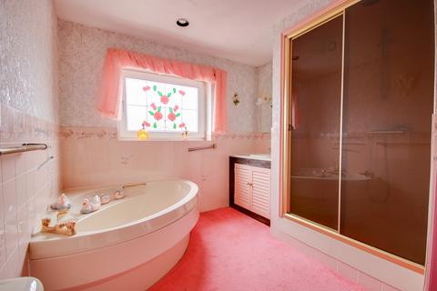 3 bedroom terraced house for sale, WOOLSTON! BRAND NEW ROOF! NO CHAIN! TWENTY FIVE FOOT LOUNGE DINER!