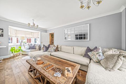 4 Hereford Drive, Claydon, Ipswich, IP6 0BF