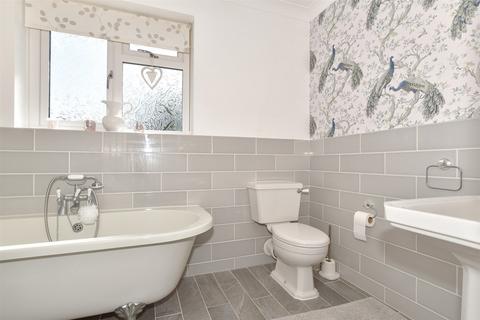 3 Conifer Avenue, Hartley, Longfield, DA3 8BX