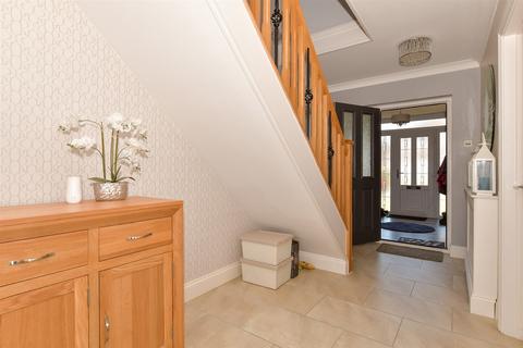 3 Conifer Avenue, Hartley, Longfield, DA3 8BX