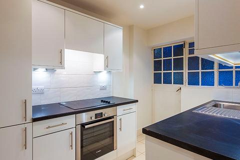 2 bedroom flat to rent, Fulham Road, London SW3