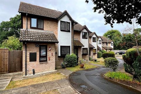 Aysha Close, New Milton, Hampshire. BH25 5PQ