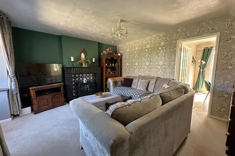 3 bedroom detached house for sale, Blackberry Close, Chippenham
