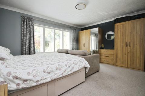 10 Benellen Gardens, Bournemouth, BH4 9LW
