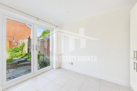 3 bedroom semi-detached house for sale, Pebworth Avenue, Solihull B90