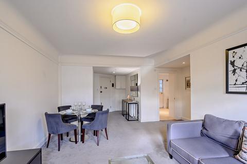 2 bedroom flat to rent, Fulham Road, London SW3