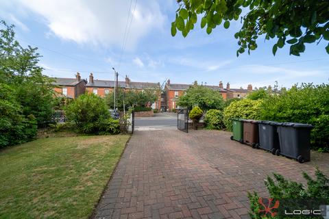 undefined, 1, Liverpool L23