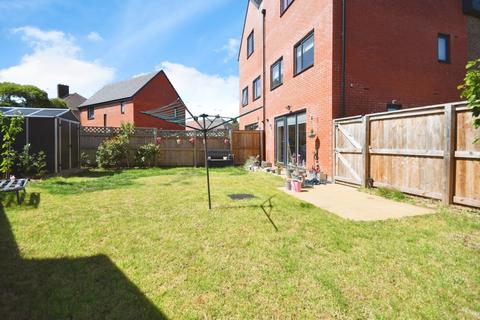 32 Lytton Crescent, Sheffield, S5 8AY