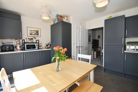 32 Lytton Crescent, Sheffield, S5 8AY