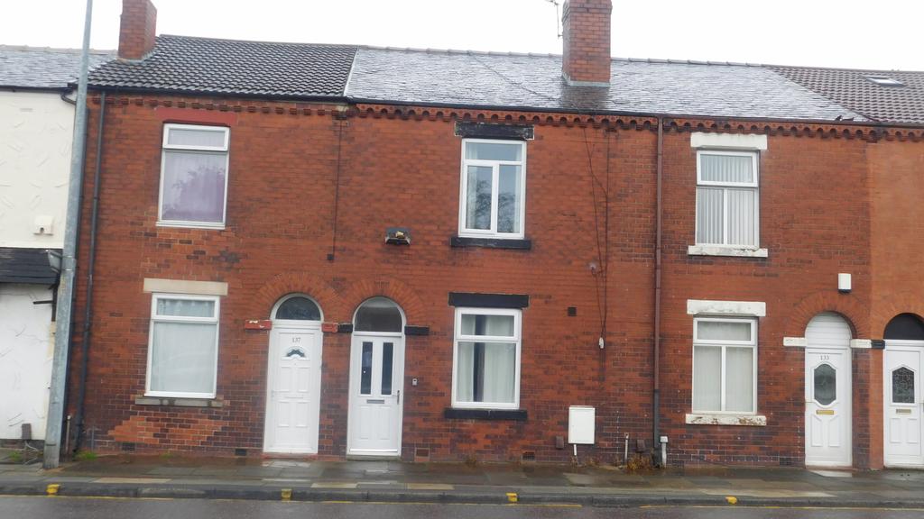 Available studio flat in Swinton, M27