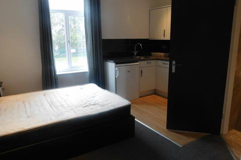 undefined, Salford M27