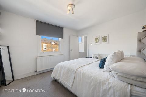 Top Flat, 113 Osbaldeston Road, Stoke Newington, London, N16 6NP