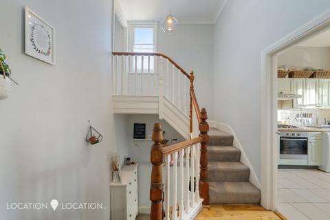 Top Flat, 113 Osbaldeston Road, Stoke Newington, London, N16 6NP