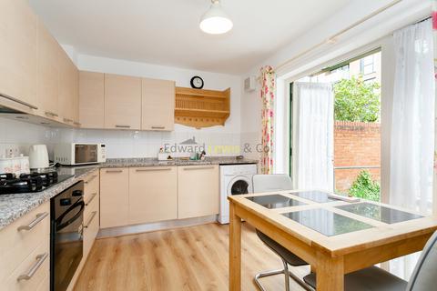 1 bedroom flat to rent, Clarissa Street, London E8