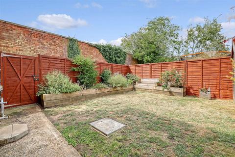 2 bedroom maisonette for sale, Gauldie Way, Standon - GROUND FLOOR Maisonette with OWN GARDEN