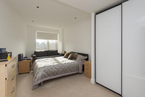 2 bedroom apartment for sale, Kew Bridge Road, Brentford TW8