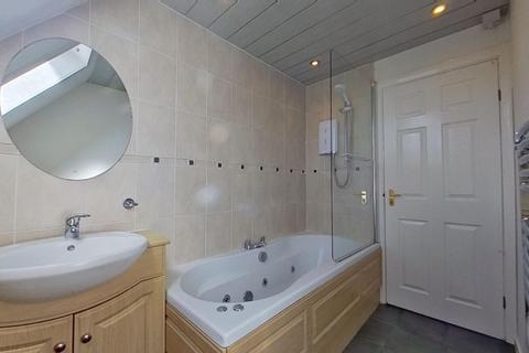 3 bedroom detached house to rent, Kirkfield West, Livingston, West Lothian, EH54