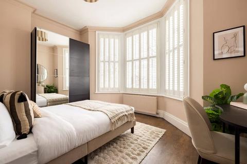 2 bedroom apartment to rent, Cambridge Gardens, London W10