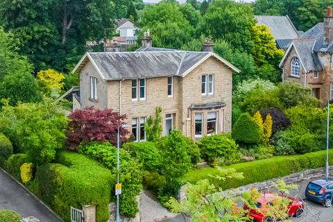 6 Cairns Drive, Milngavie, Glasgow, G62 8AJ