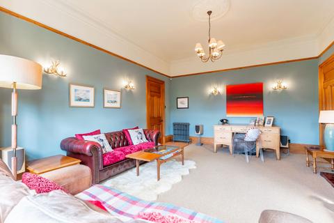 6 Cairns Drive, Milngavie, Glasgow, G62 8AJ