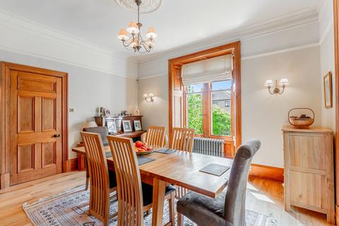 6 Cairns Drive, Milngavie, Glasgow, G62 8AJ