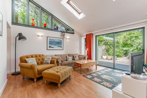 6 Cairns Drive, Milngavie, Glasgow, G62 8AJ