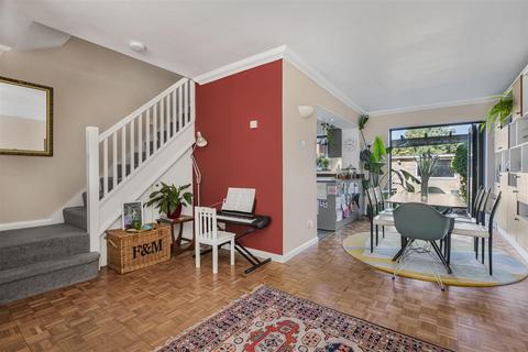19 Ellesmere Close, Caversham, Reading, RG4 5HG