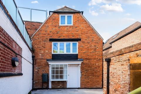undefined, The Borough, Farnham, Surrey, GU9